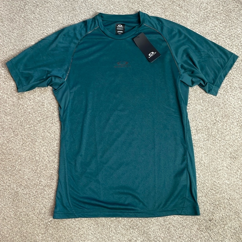 OAKLEY MEN'S OAKLEY HEATHERED GREEN NWT T-SHIRT PERFORMANCE HYDROLIX MEDIUM